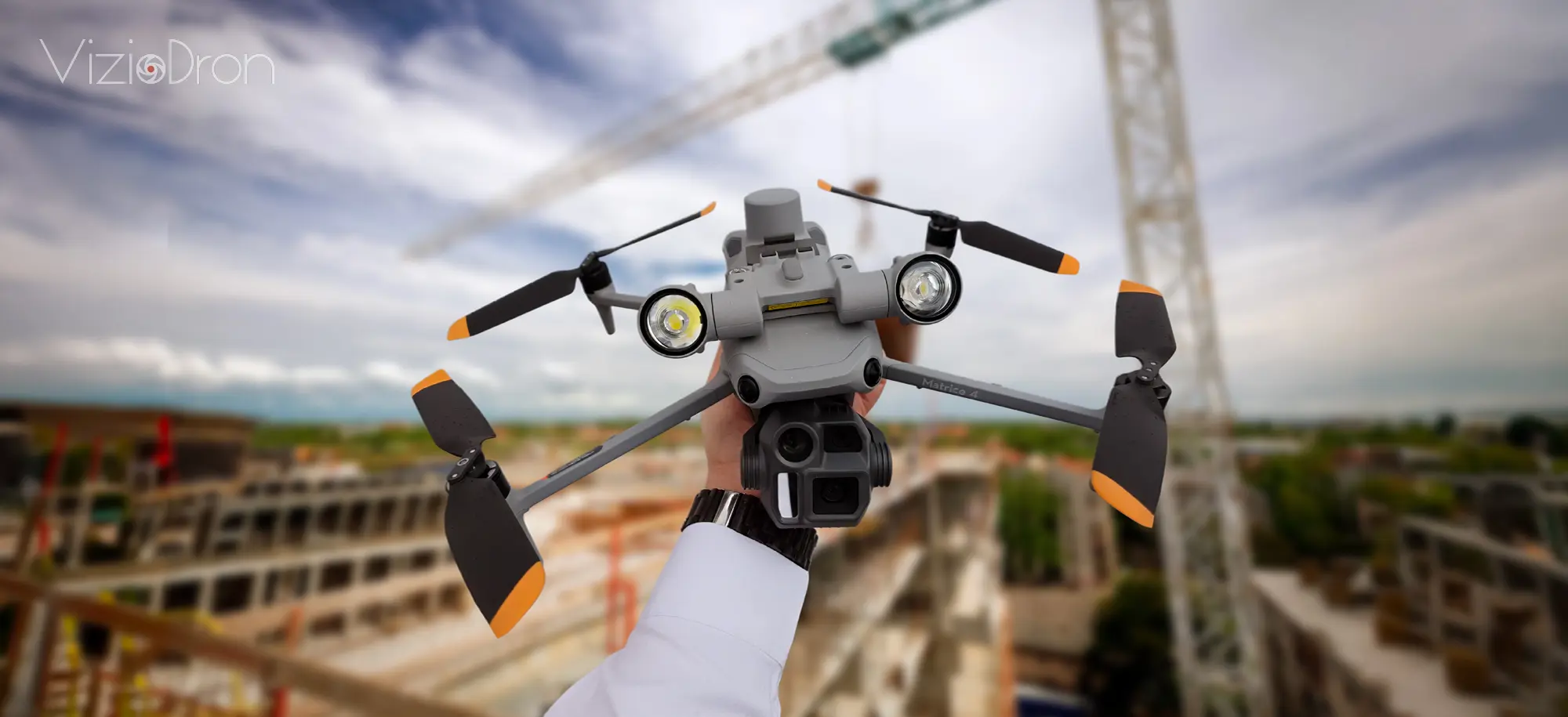 dron-hand4